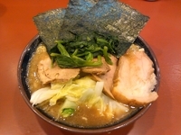 「チャーシューメン+野菜畑（800円）」@家系総本山 ラーメン吉村家の写真