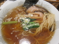 「特製醤油らぁめん（750円）+霜ふりハーブのぶたごはん（300円」@らぁめんの店 小櫻の写真