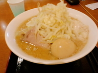 「ラーメン（並）200g （野菜ちょい増し、ニンニク、アブラ）72」@ジャンクガレッジ イオンレイクタウンmori店の写真