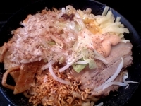 「どっかん特製まぜそば（中盛）」@大黒屋本舗 春日部店の写真