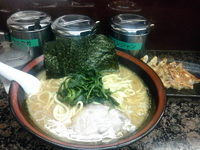 「ラーメン 大盛 600円（通常680円） 餃子」@せい家 梅ヶ丘店の写真