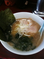 「ラーメン醤油 ¥500（オープン記念サービス、本来は￥600）」@寅やの写真