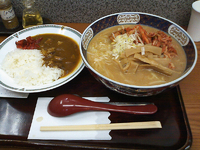 「キムチ味噌らーめん+カレーライスのセット（1150円）」@ねぎぼうずの写真