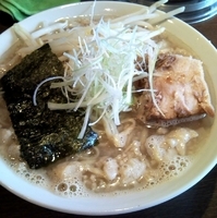 「背脂煮干し醤油拉麺 （脂多め） 750円」@麺処 遊 蕨店の写真