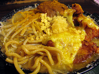 「【期間限定】伽哩三郎（ニンニク、中盛、チーズ&ごはん）@1,00」@煮干 丸めの写真