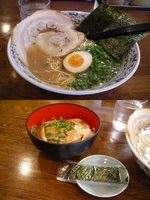 「「とんこつラーメン+ミニチャーシュー丼のCセット（￥900）」」@ラーメン 秀華の写真
