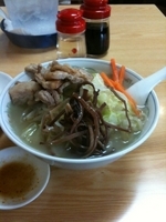 「特製湯麺+餃子」@塩山館食堂の写真