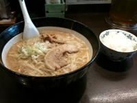 「味噌ラーメン 大盛り +半ライス」@魚らん坂 花小金井店の写真