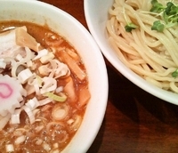 「辛つけ+特製トッピング（800円+250円）」@つけめんTETSU 千駄木本店の写真