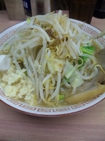 「ミニラーメン（ニンニクカラメ）」@魔人豚の写真
