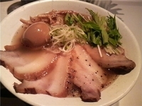 「煮豚塩そば+味玉」@SOBAHOUSE金色不如帰の写真