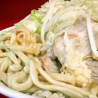 「小ラーメン￥650（ヤサイ・ニンニク少しw）」@ラーメン二郎 千住大橋駅前店の写真