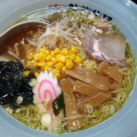 「醤油らーめん 600円」@元祖 ニュータンタンメン本舗イソゲン 新城店の写真