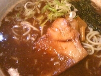 「らーめんWスープ」@つけめん らーめん 美豚 六角橋店の写真