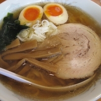 「しょうゆらーめん550円+玉子30円」@いのまるの写真