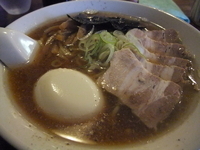 「豚骨ラーメン780円+チャーシュー280円+味玉100円」@麺道楽 紋次郎の写真