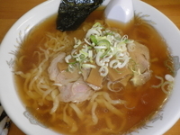 「醤油ラーメン（580円）大盛（100円）」@手打ちラーメン うみのやの写真