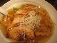 「豚トロチャーシューメン（醤油）（950円）」@手打ちラーメン創房 舌笑家の写真