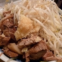 「ラーメン小 豚入り」@らーめん こじろう526 日暮里店の写真