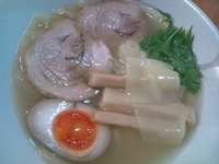 「塩らぁめん（麺かため） ￥750+ひもかわめん￥20」@爆じゅう餃子 餃点の写真