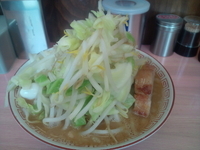 「ミニラーメン+にんにく+野菜」@魔人豚の写真