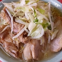 「ぶた入りラーメン 麺半分」@ラーメン二郎 三田本店の写真