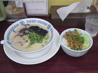 「まるきんラーメン600円+肉かけごはん200円」@博多まるきんラーメン 雪谷店の写真