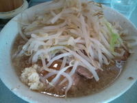「豚入りラーメン ヤサイ ニンニク」@ラーメン 虎ノ門店の写真