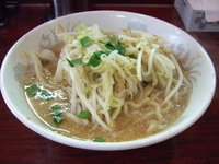 「醤油らーめん+野菜2倍」@ラーメン頂の写真