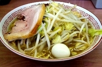 「ミニラーメン（野菜少なめ）+ニンニク」@魔人豚の写真