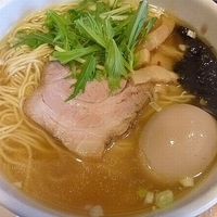 「塩らーめん大盛 （味たまごトッピング）」@ら〜麺 もぐやの写真