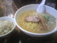 「塩ラーメン+チャーシュー飯（ランチサービス）」@らーめん 黒兵衛の写真
