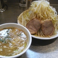 「辛味噌つけらーめん（あつもり） 850円+大盛 100円」@オリジナル極太麺 らーめん天の写真