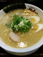 「トンコツ醤油らーめん（味玉トッピング）」@麺屋ぜんの写真