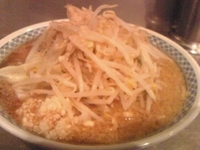 「らーめん+大盛（野菜多めニンニクアブラ）」@らーめん大 池袋店の写真