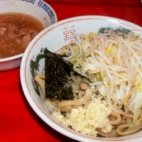 「ザルラーメン（700円）+ニンニク」@ラーメン二郎 府中店の写真