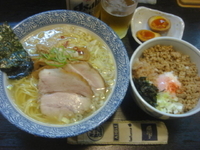 「粟国の塩そば+多賀野丼+ビール中びん」@中華そば 多賀野の写真