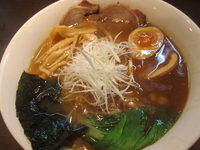 「にぼしラーメン（650円）+黄金玉子（100円）」@真ごころラーメン竹の写真