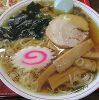 「ラーメンセット(ラーメン+餃子+半ライス)1000円」@弓削食堂の写真