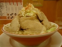 「山盛り中華そば ニンニク野菜アブラ入り700円」@本格中華そば 檜庵 草加店の写真