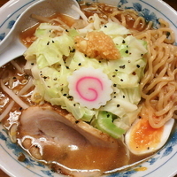 「ごじ麺・醤油（ヤサイ少なめ・ニンニク少なめ・アブラ多めは却下w）」@中華そば・特製もりそば 己勝軒 満帆の写真