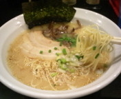 「鶏骨らーめん500円」@一路 北千住本店の写真