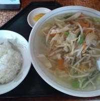 「タンメン500円+半ライス100円」@大衆食堂ひょうたんの写真