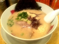 「ラーメン （ワールドカップ予選突破記念で500 → 300円）」@博多風龍 池袋西口店の写真