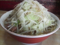 「小豚ラーメン、ヤサイダブル」@ラーメン二郎 品川店の写真