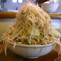 「麺マシ（750g） ラーメン 650円 + 麺増 80円（ニンニ」@らーめん こじろう526 日暮里店の写真