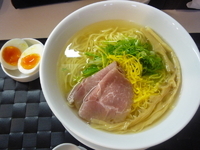 「しおらーめん+煮玉子」@道満の写真