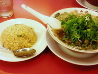 「特製醤油ラーメン+焼飯（小）定食」@ラーメン魁力屋 武蔵村山店の写真