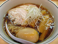 「特製醤油@900」@麺屋 彩香の写真