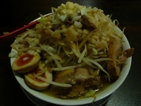 「昭和二郎（脂増し）+肉野菜増し+煮玉子」@昭和食堂 婦中店の写真